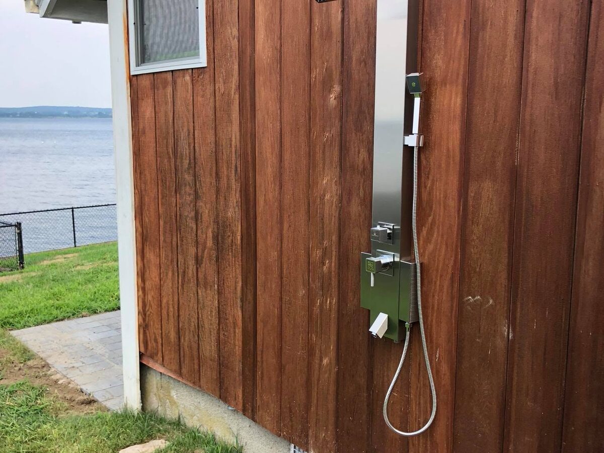 Outdoor shower installation